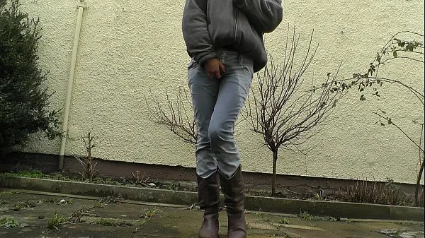 Nieuwe HD desperately waiting with full bladder, jeans wetting nieuwe tube