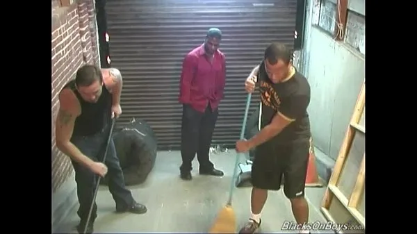 Νέος Two black janitors fucking a white guy in the ass φρέσκος σωλήνας