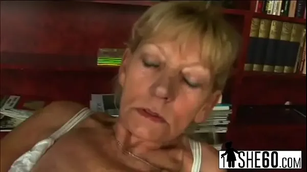 Új Dirty blonde grandma gets fucked before sucking off y. guy's dick friss cső