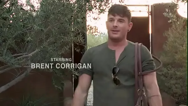 Nuovo Brent Corrigan trova Osch Weldon che suona la sua chitarratubo fresco