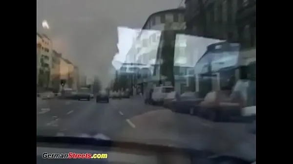 Новый Грудастую немецкую тинку грубо трахнули на заднем сиденьесвежий тюбик