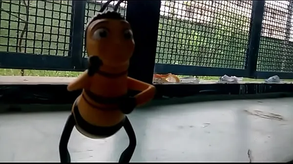 BEE MOVIE a abelha bee movie fudendo gostoso a humana sem dó nem piedade na escola (BRASIL أنبوب جديد جديد