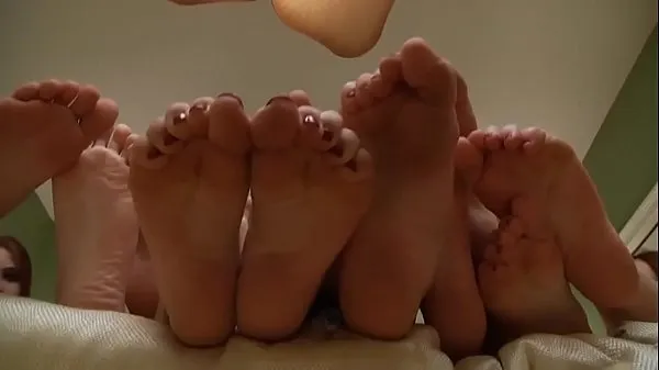 नई Five girls feet ताज़ा ट्यूब