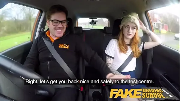 Новый Fake Driving School стройная горячая рыжая шалунья трахается лучше, чем водит машинусвежий тюбик