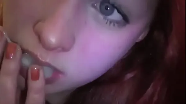Nowa Married redhead playing with cum in her mouthświeża tuba