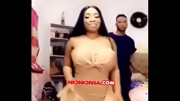 MOESHA BODOUNG TWERKS FOR THE CAMERA Ống mới