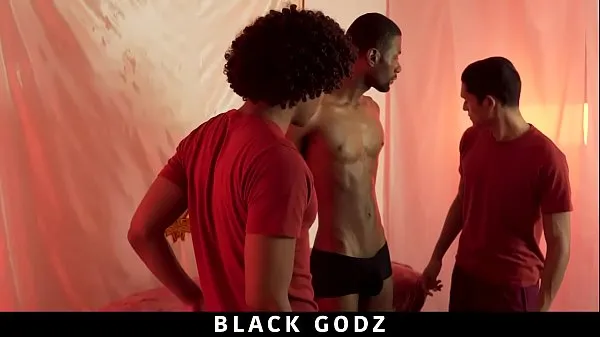 Novo BlackGodz - Fit BBC Stud é adorado por dois meninos tubo novo