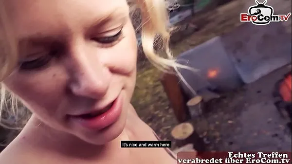 Nuevo Alemana rubia dominante remolca a un hombre sobre EroCom Date y se lo folla desnudo en el coche tubo nuevo