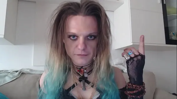 Transitioning, cocoon fase. 6m HRT. docs with deadname cus I cant decide how i call myself! WHELP? Suggestions Ống mới