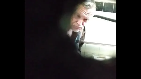 Nová Spying On White Guy in Bathroom One čerstvá trubica