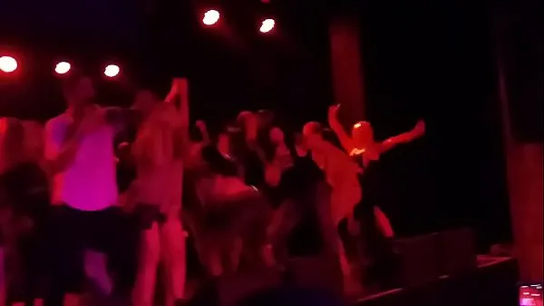 Yeni Tasia with Mickey Avalon & Dirt Nasty "My Dick" on stage on Fremont Streetyeni Tüp