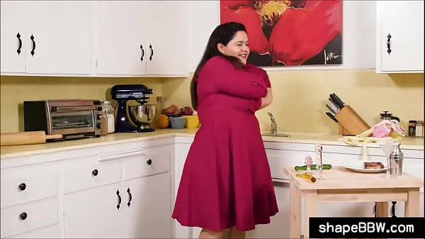 नई Fat obese wife horny in the kitchen ताज़ा ट्यूब