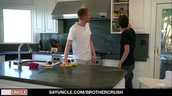 Νέος BrotherCrush - Horny Guy Fucking y. Stepbro φρέσκος σωλήνας