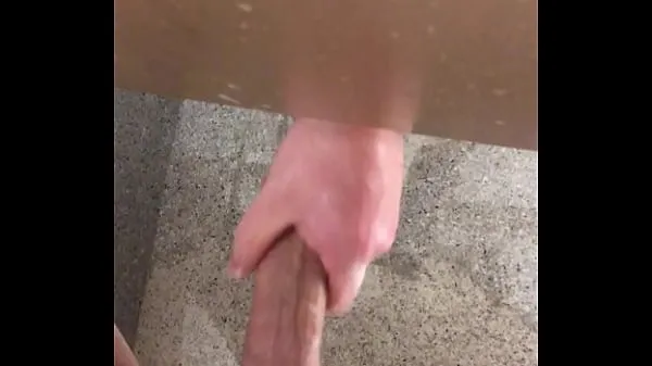 Neue Handjob unter der Duschkabine bei ymcafrische Tube