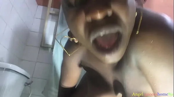 新しい我的老闆妻子邀請我去她的浴室，而我的老闆出差旅行，所以她要求我操她，因為我的老闆不能滿足她，她會增加我的薪水新鮮なチューブ