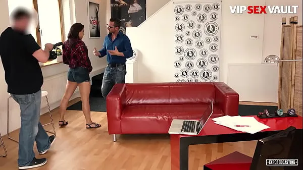 Nuevo CASTING EXPUESTO - Waine - Diversión loca y áspera en el casting con una nena sexy y ansiosa tubo nuevo