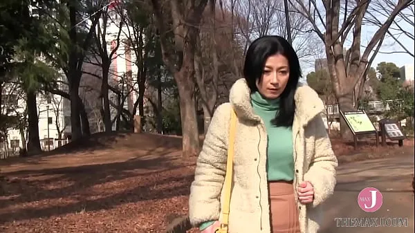 نیا Unfulfilled Japanese milf with glamorous body satisfies herself with sex toys تازہ ٹیوب
