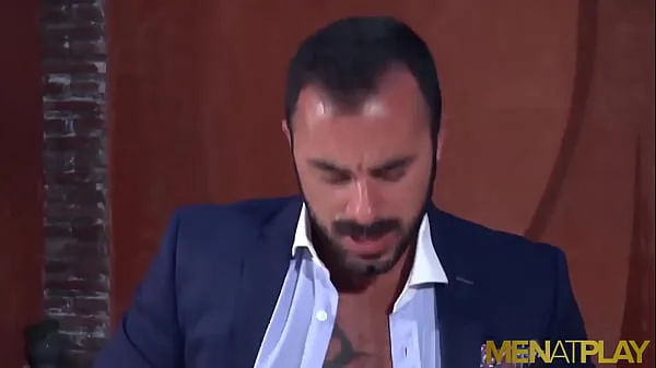 MENATPLAY Classy Businessman Xavi Duran Anal Fucks Blond Gay أنبوب جديد جديد