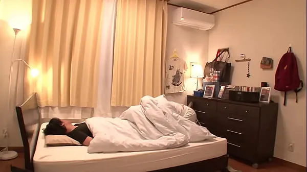 Novo Minha irmã, que está frustrada com o pau minúsculo do namorado, está pregada no meu pau grande que eu vi! ?? Eu me perguntei se eu não aguentava no passado, eu me esgueirei no meu futon a noite tod tubo novo