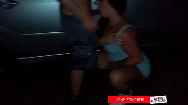 Novo Amadora transando na frente do marido cuckold - Marido filma amigo comendo esposa ao ar livre - COMPLETO NO RED tubo novo