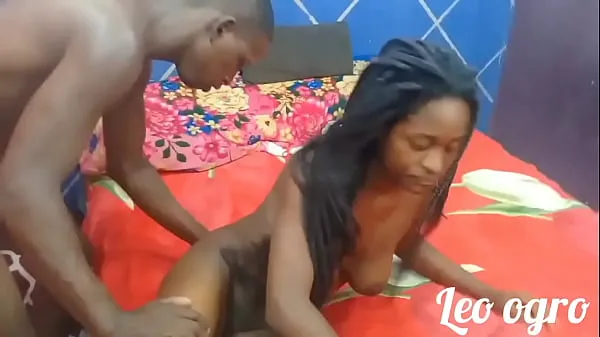 Nuevo Hermosa mujer negra tomando su culo y corrida en su cara después de que le follen el culo y el coño en una DPV tubo nuevo