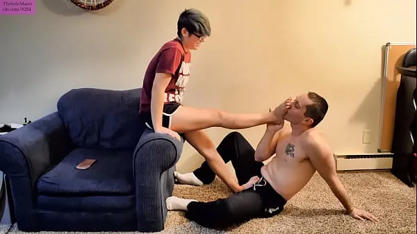 Uusi TSM - Dylan has her foot licked while kicking me in the balls tuore putki