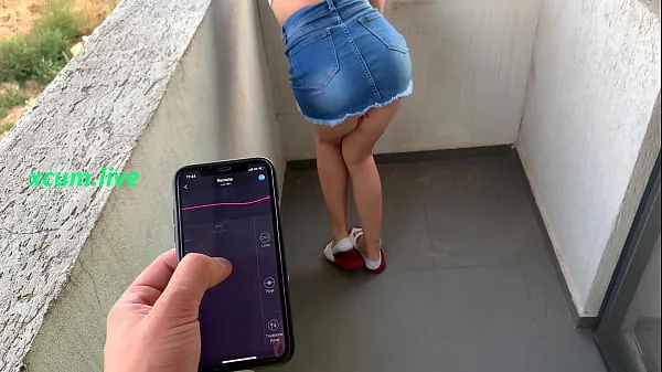Yeni Controlling vibrator by step brother in public placesyeni Tüp