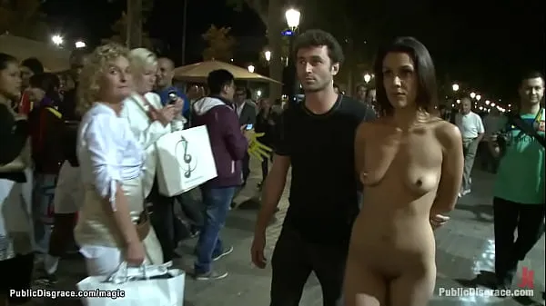 Nuovo La spagnola Samia Duarte viene scopata in bocca e sditalinata nella figa dal furgone dalla principessa Donna Dolore e James Deen, poi umiliata e scopata in pubblicotubo fresco