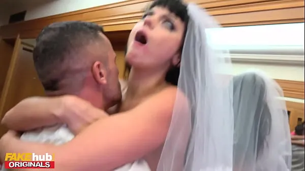 Nuevo FAKEhub - Bride Not To Be Sonya Durganova engaña a su futuro esposo en un hotel mientras está de despedida con un hombre de negocios francés con una gran polla tubo nuevo