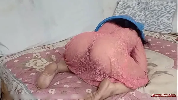 Nouveau Indian bhabhi anal baisée en levrette gaand chudai par Devar quand elle est coincée dans un panier tout en ramassant des vêtements nouveau tube