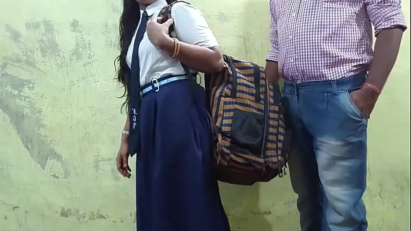 新的 आशु कॉलेज में टाइम पर नही आहि तो सर ने आशु को चोद दिया हिंदी क्लियर ऑडिय 新鲜的 管