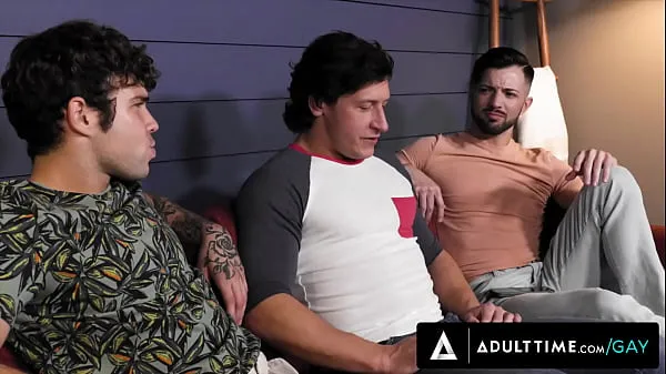 ใหม่ When Dalton Riley reveals to his gay BFFs Casey Everett and Joseph Castlian that he's bicurious and completely inexperienced, they waste no time in convincing him some bareback fucking and deepthroating with them is the best way to learn! THREESOME Tube ใหม่