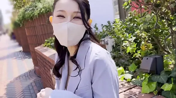 新的 Part1 她想让他感觉比他的妻子好。 她会为她的男朋友做任何事。 她的顶级乳房拥有完美的形状、硬度和大小，她摇晃它并做爱，并在里面射精 新鲜的 管