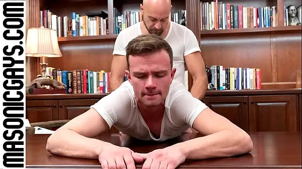 Nová Adam Snow started pounding Logan Cross and his huge dick slammed in and out inside Logan's ass. Which Logan realized that he was going to cum inside čerstvá trubice