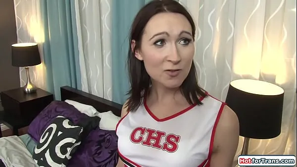 Neue Trans-Cheerleaderin Jessica Fappitt wird anal geficktfrische Tube