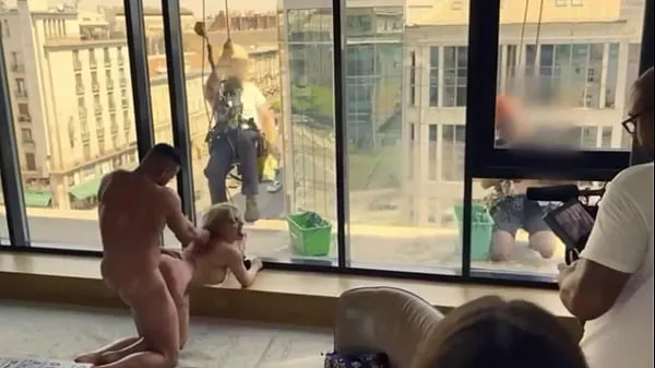 نیا Anal pissing, fucking in front of windows cleaners تازہ ٹیوب