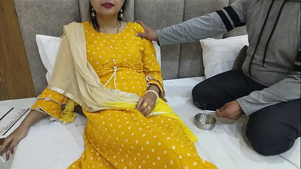 Desiaraabhabhi - Indian Desi having fun fucking with friend's mother, fingering her blonde pussy and sucking her tits Ống mới