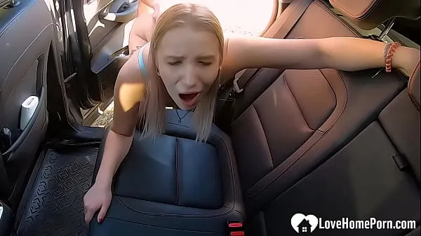 Nová Gorgeous cutie gets pounded on the backseat čerstvá trubica